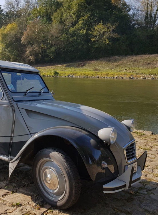 2 CV, Deuche, Deudeuche ou encore Deux pattes